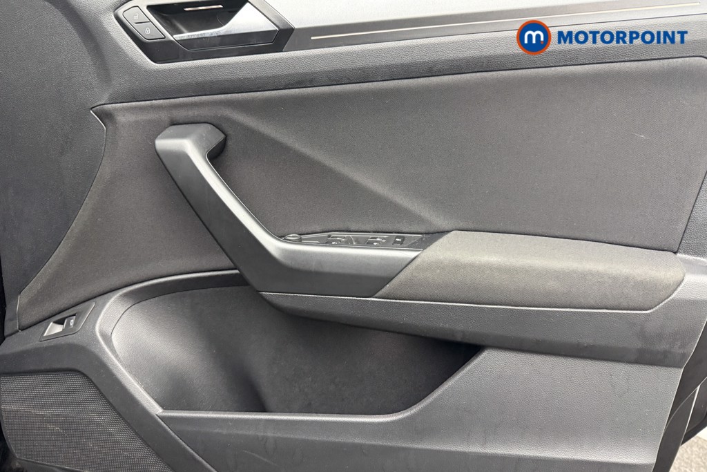 Volkswagen T-Roc Active Manual Petrol SUV - Stock Number (1669811) - 18th supplementary image