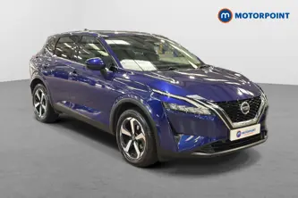 Nissan Qashqai N-Connecta Automatic Petrol SUV - Stock Number (1671025) - Drivers side front corner