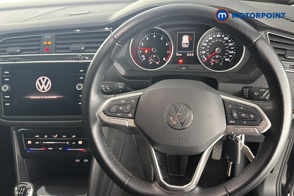 Volkswagen Tiguan Life Manual Petrol SUV - Stock Number (1672367) - 2nd supplementary image