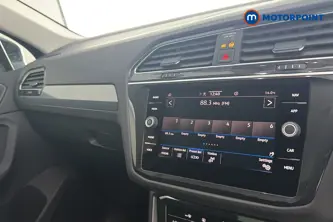 Volkswagen Tiguan Life Manual Petrol SUV - Stock Number (1672367) - 8th supplementary image