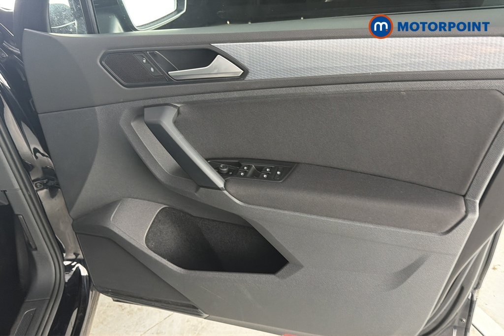 Volkswagen Tiguan Life Manual Petrol SUV - Stock Number (1672367) - 18th supplementary image
