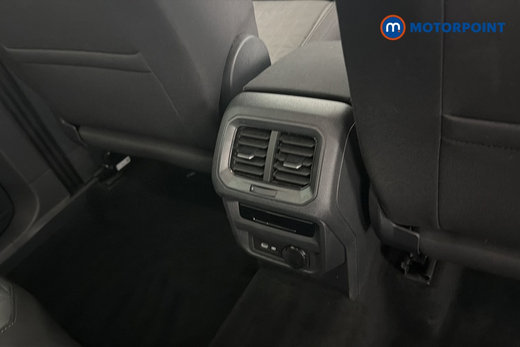 Volkswagen Tiguan Life Manual Petrol SUV - Stock Number (1672367) - 28th supplementary image