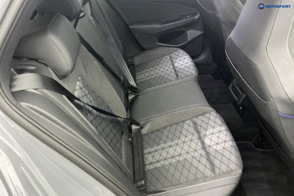 Volkswagen Golf R-Line Manual Petrol Hatchback - Stock Number (1672673) - 4th supplementary image