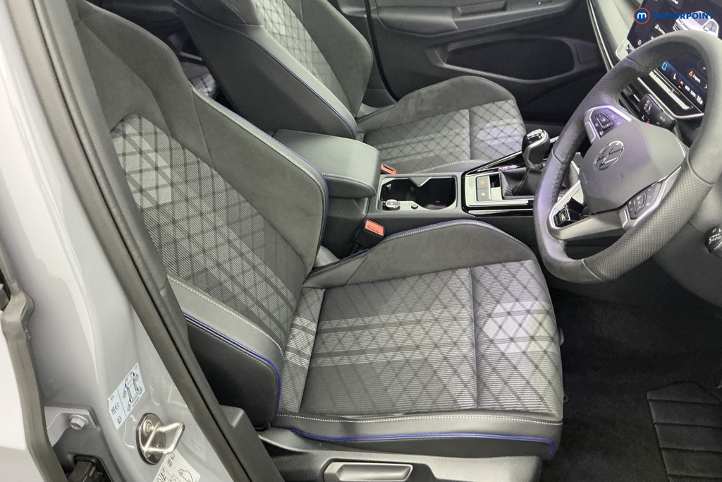 Volkswagen Golf R-Line Manual Petrol Hatchback - Stock Number (1672673) - 5th supplementary image