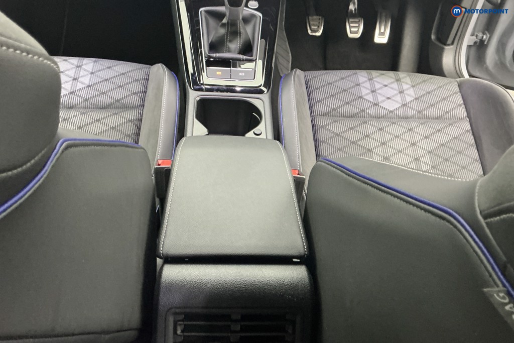 Volkswagen Golf R-Line Manual Petrol Hatchback - Stock Number (1672673) - 11th supplementary image