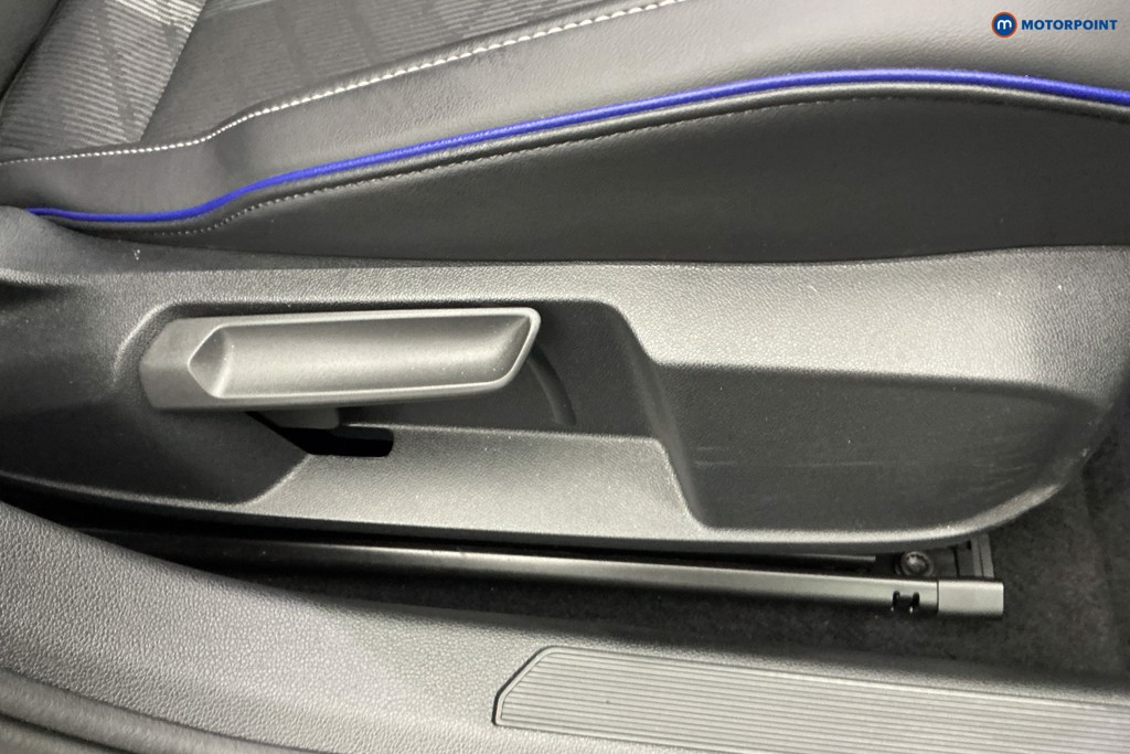 Volkswagen Golf R-Line Manual Petrol Hatchback - Stock Number (1672673) - 24th supplementary image