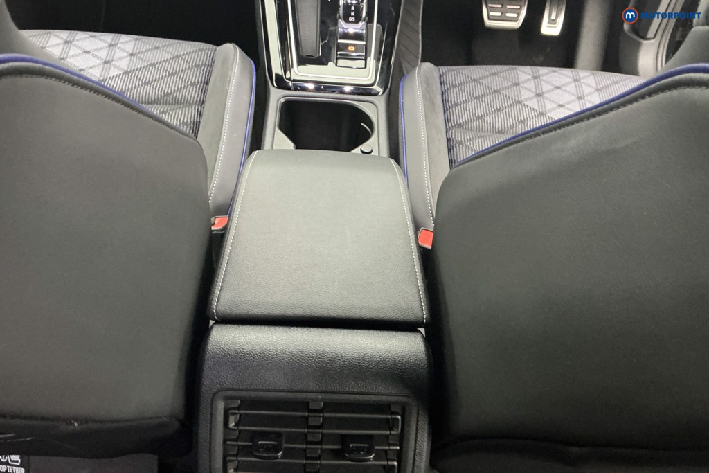 Volkswagen Golf R-Line Automatic Petrol Hatchback - Stock Number (1672675) - 11th supplementary image