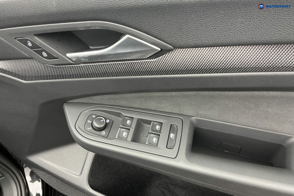 Volkswagen Golf R-Line Automatic Petrol Hatchback - Stock Number (1672675) - 26th supplementary image