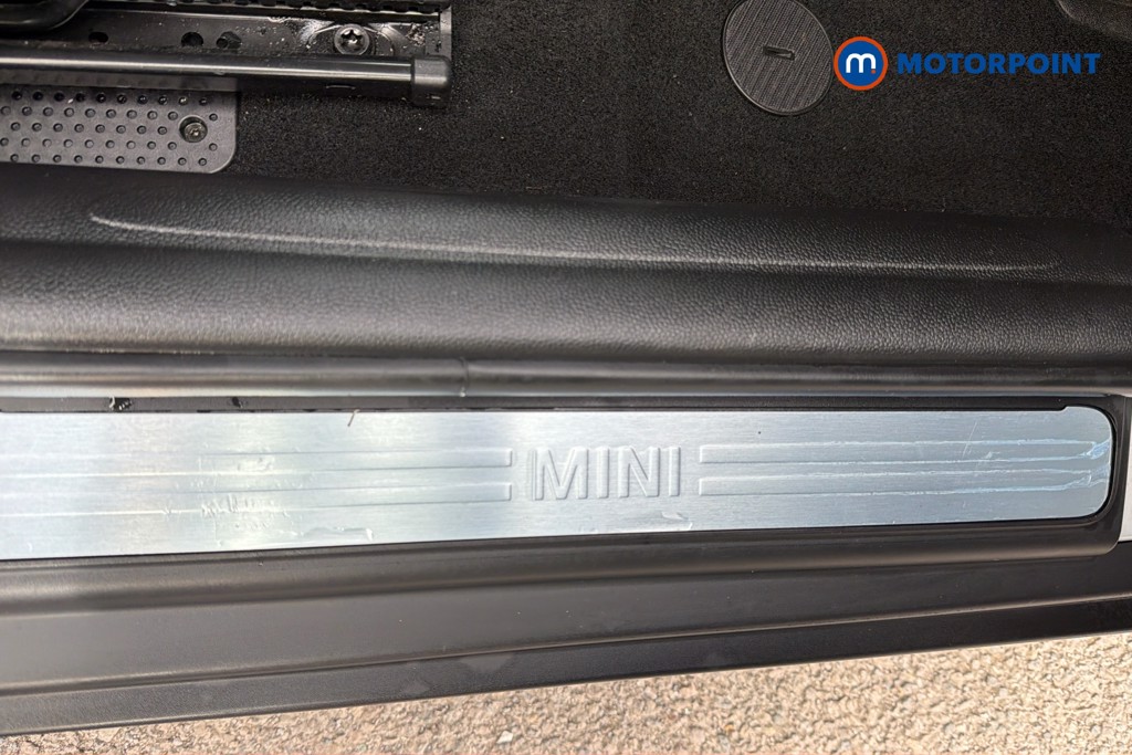 Mini Hatchback Cooper Classic Automatic Petrol Hatchback - Stock Number (1672918) - 4th supplementary image