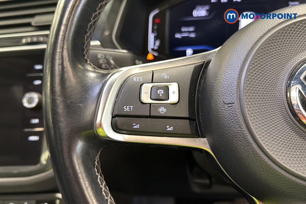 Volkswagen Tiguan R-Line Tech Automatic Petrol SUV - Stock Number (1672987) - 4th supplementary image