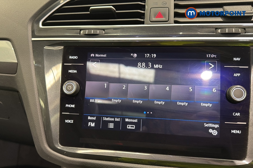Volkswagen Tiguan R-Line Tech Automatic Petrol SUV - Stock Number (1672987) - 8th supplementary image