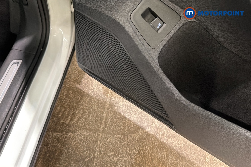 Volkswagen Tiguan R-Line Tech Automatic Petrol SUV - Stock Number (1672987) - 21st supplementary image