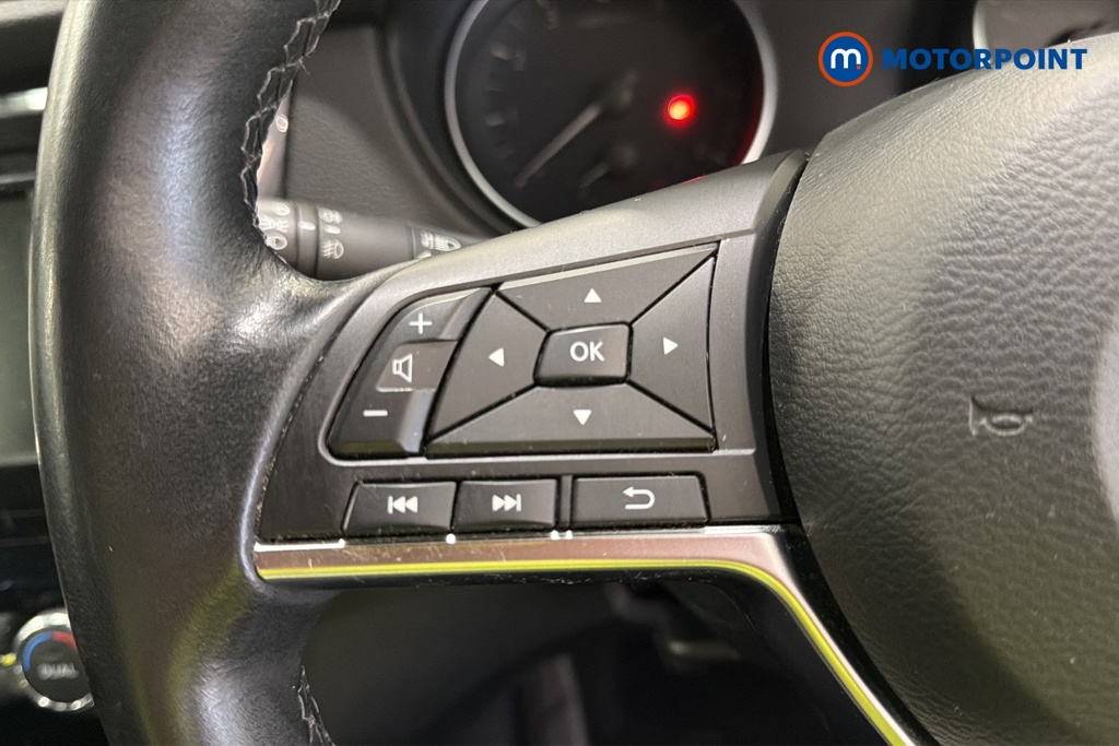 Nissan Qashqai Acenta Premium Manual Petrol SUV - Stock Number (1673429) - 4th supplementary image