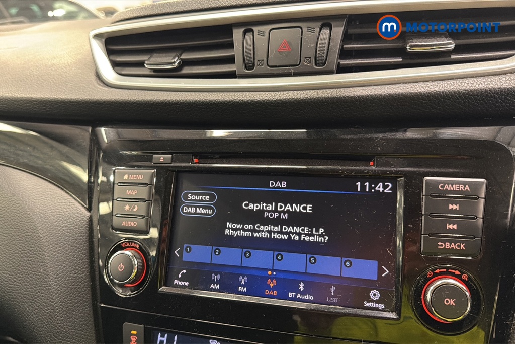 Nissan Qashqai Acenta Premium Manual Petrol SUV - Stock Number (1673429) - 8th supplementary image