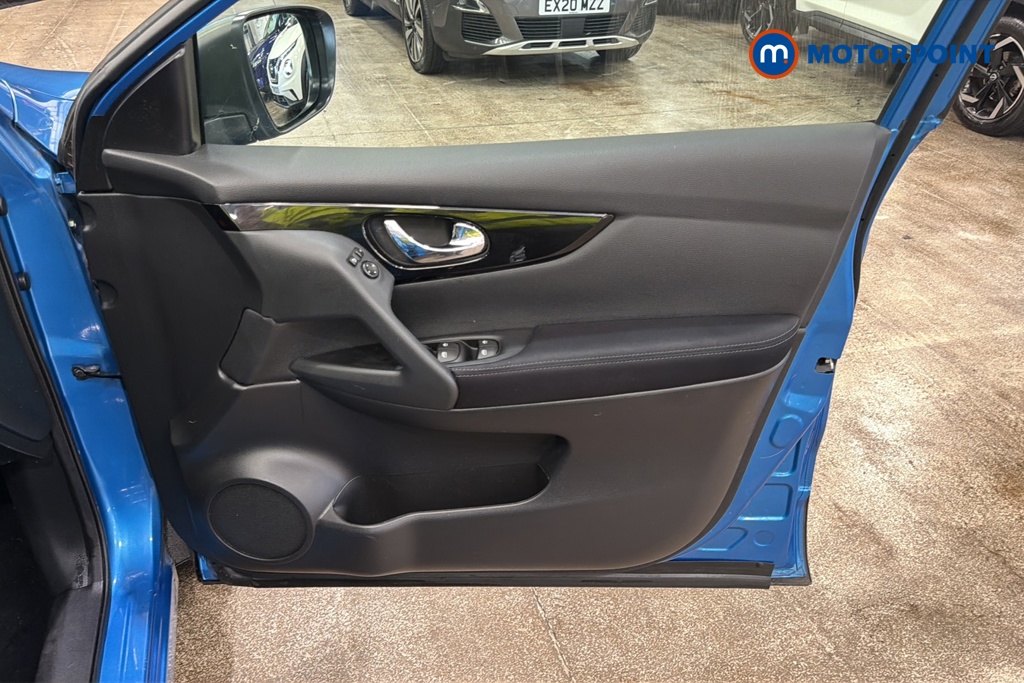 Nissan Qashqai Acenta Premium Manual Petrol SUV - Stock Number (1673429) - 18th supplementary image