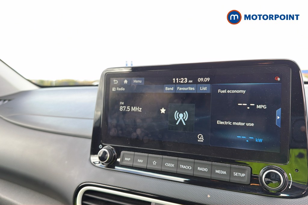 Hyundai Kona Premium Automatic Petrol-Electric Hybrid SUV - Stock Number (1673551) - 9th supplementary image
