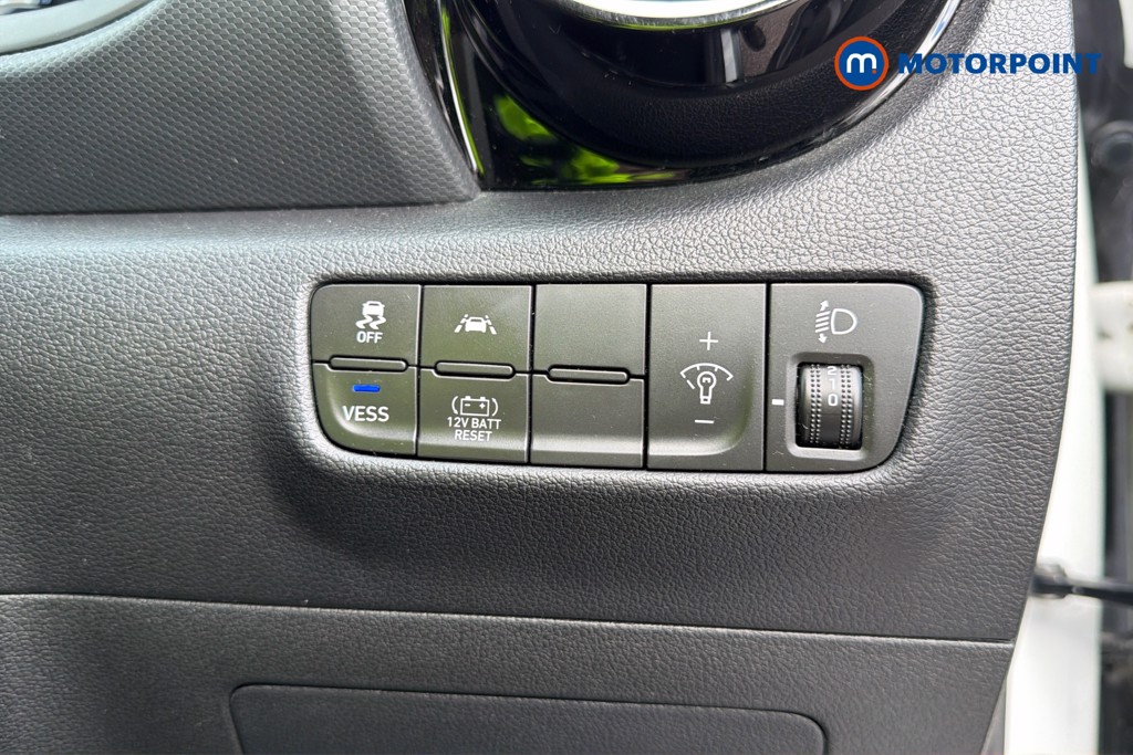 Hyundai Kona Premium Automatic Petrol-Electric Hybrid SUV - Stock Number (1673551) - 17th supplementary image