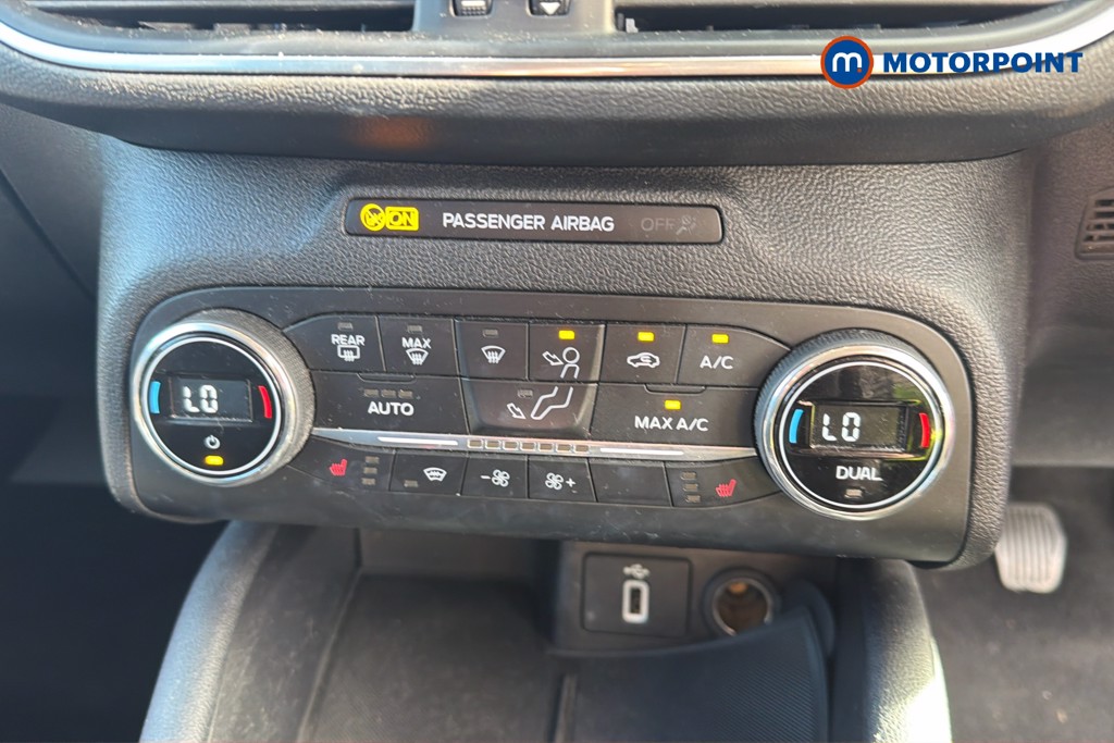 Ford Focus Titanium X Manual Petrol Hatchback - Stock Number (1673901) - 14th supplementary image