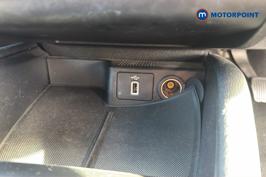 Ford Focus Titanium X Manual Petrol Hatchback - Stock Number (1673901) - 15th supplementary image