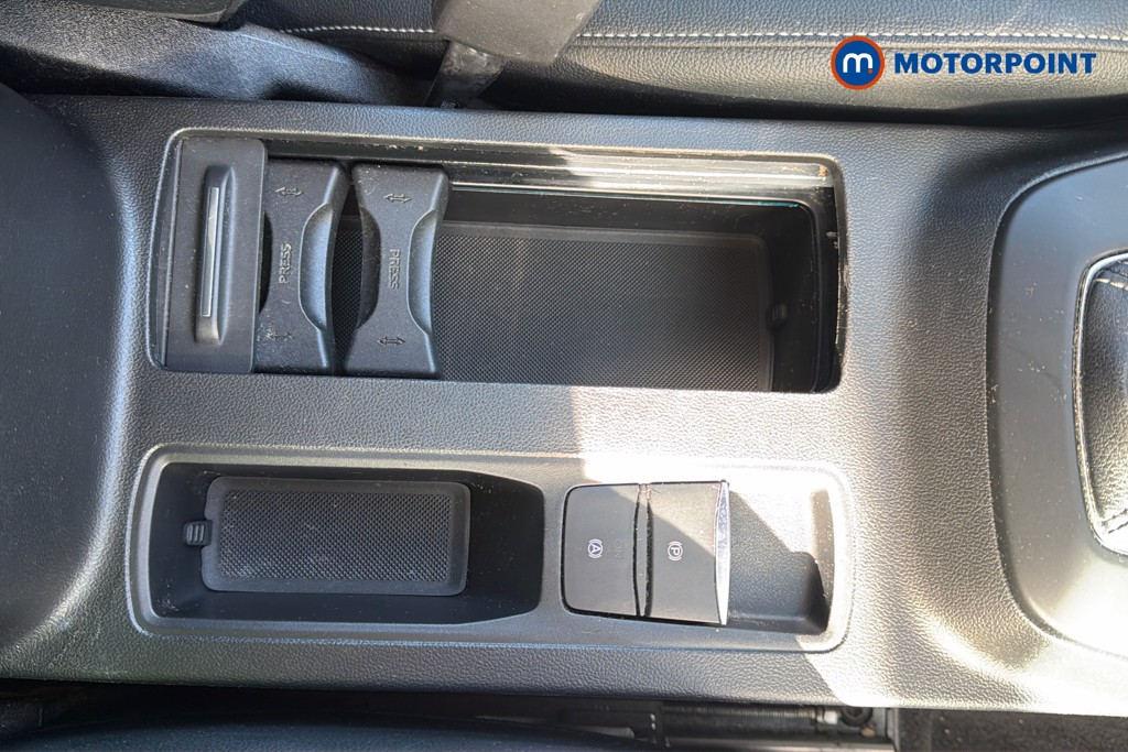 Ford Focus Titanium X Manual Petrol Hatchback - Stock Number (1673901) - 17th supplementary image