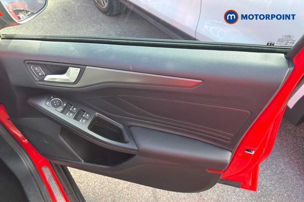 Ford Focus Titanium X Manual Petrol Hatchback - Stock Number (1673901) - 1st supplementary image