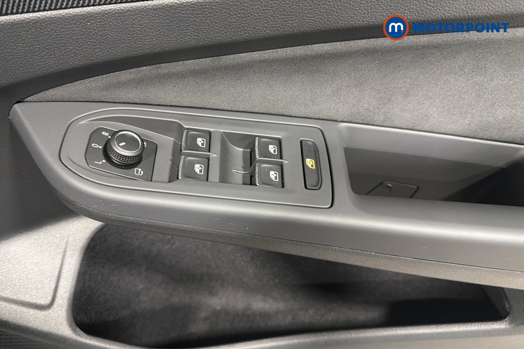 Volkswagen Golf Black Edition Manual Petrol Hatchback - Stock Number (1674336) - 19th supplementary image