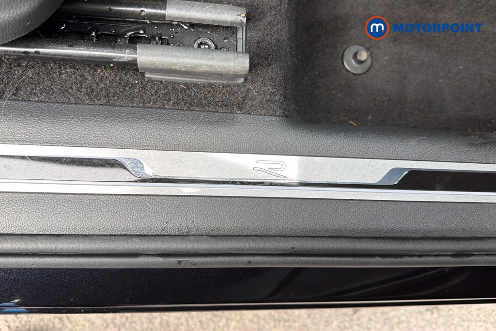 Volkswagen Tiguan R-Line Edition Automatic Petrol SUV - Stock Number (1674709) - 5th supplementary image