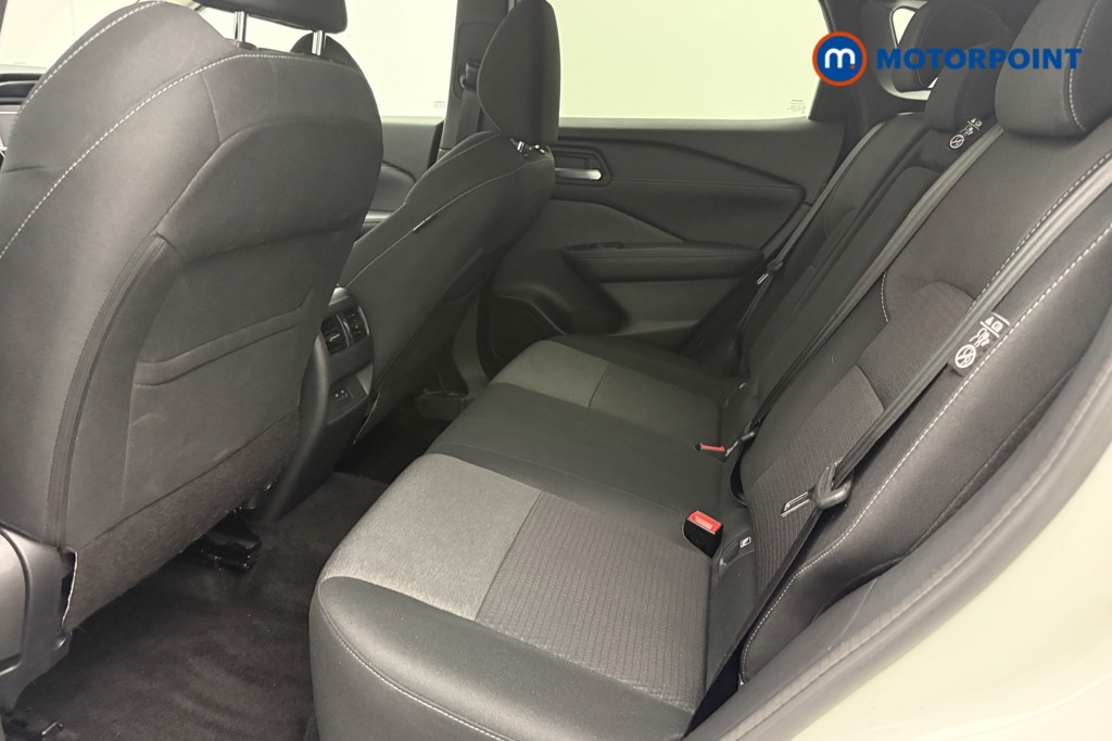 Nissan Qashqai N-Connecta Manual Petrol SUV - Stock Number (1675072) - 5th supplementary image