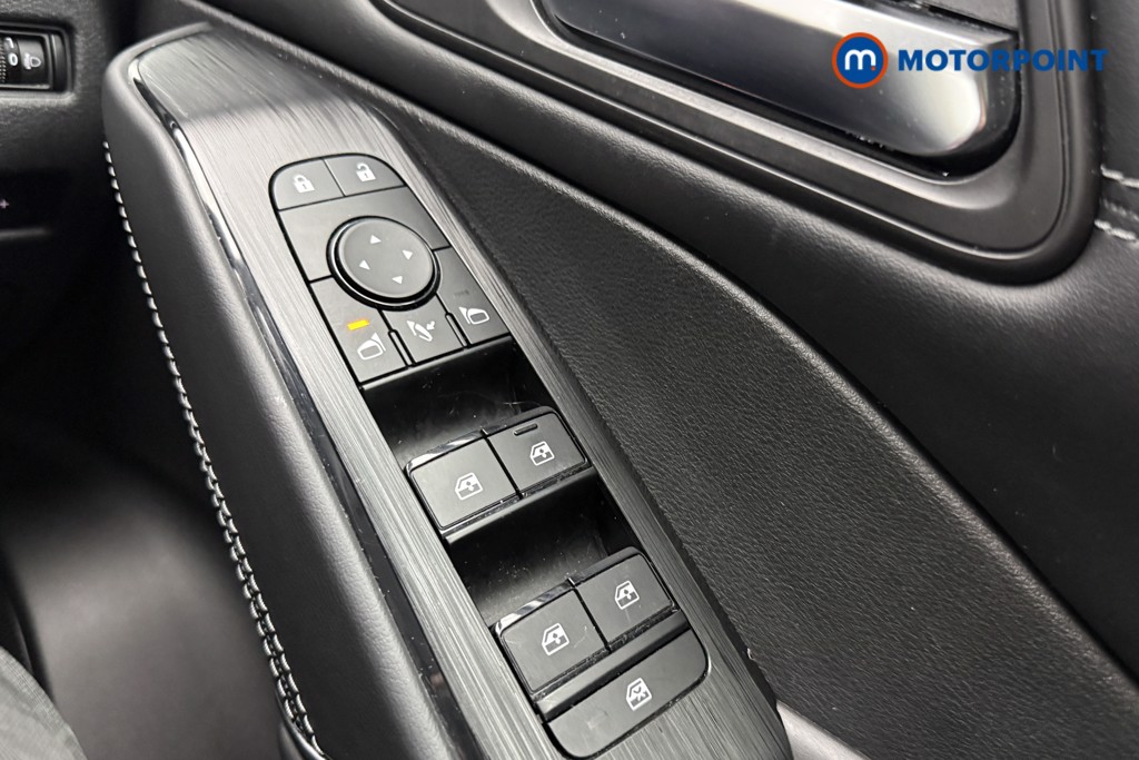 Nissan Qashqai N-Connecta Manual Petrol SUV - Stock Number (1675072) - 16th supplementary image
