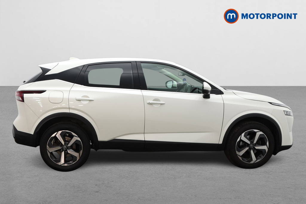 Nissan Qashqai N-Connecta Manual Petrol SUV - Stock Number (1675072) - Drivers side