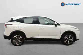Nissan Qashqai N-Connecta Manual Petrol SUV - Stock Number (1675072) - Drivers side