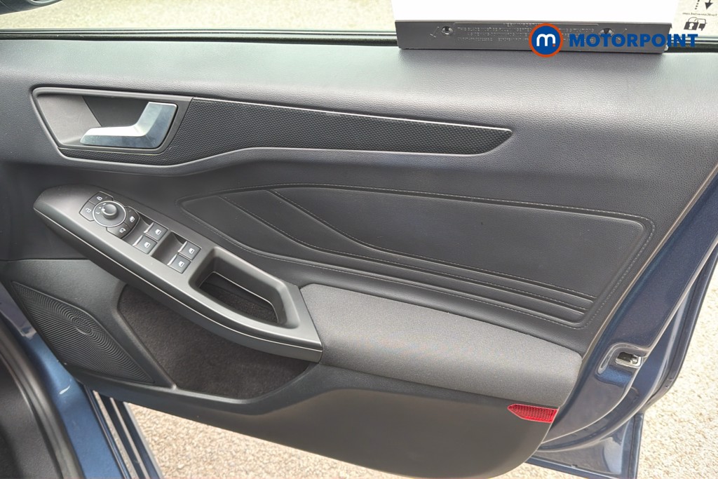Ford Focus St-Line Edition Manual Petrol Hatchback - Stock Number (1675117) - 2nd supplementary image