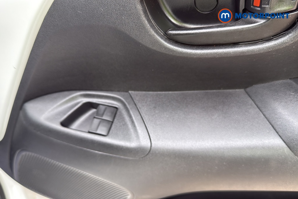 Peugeot 108 Active Manual Petrol Hatchback - Stock Number (1675400) - 19th supplementary image