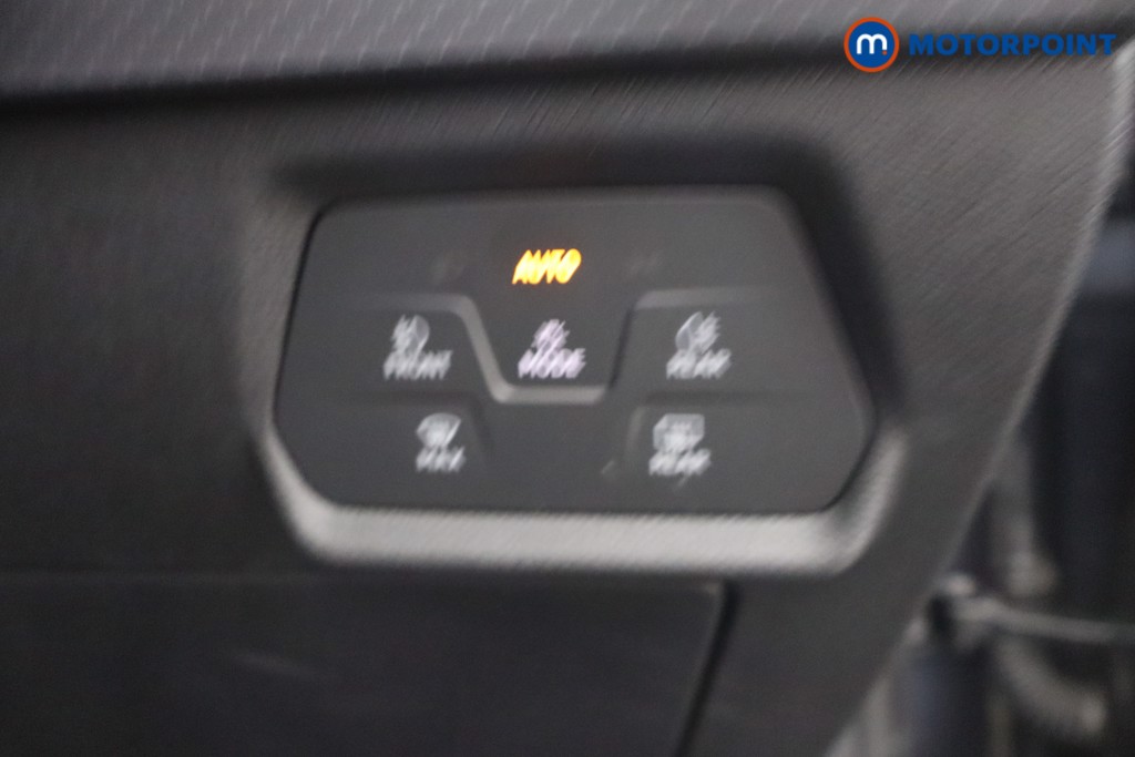 Seat Leon Se Dynamic Manual Petrol Hatchback - Stock Number (1675656) - 12th supplementary image