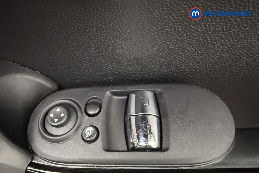 Mini Hatchback Cooper Exclusive Automatic Petrol Hatchback - Stock Number (1675888) - 17th supplementary image
