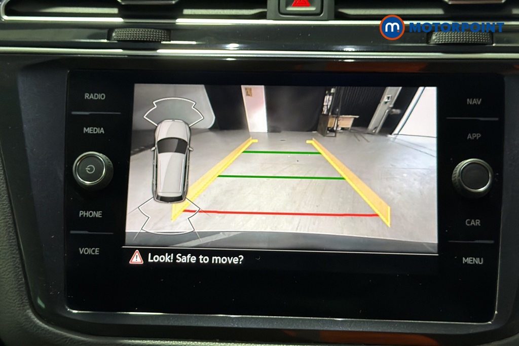 Volkswagen Tiguan R-Line Automatic Petrol SUV - Stock Number (1676309) - 993rd supplementary image