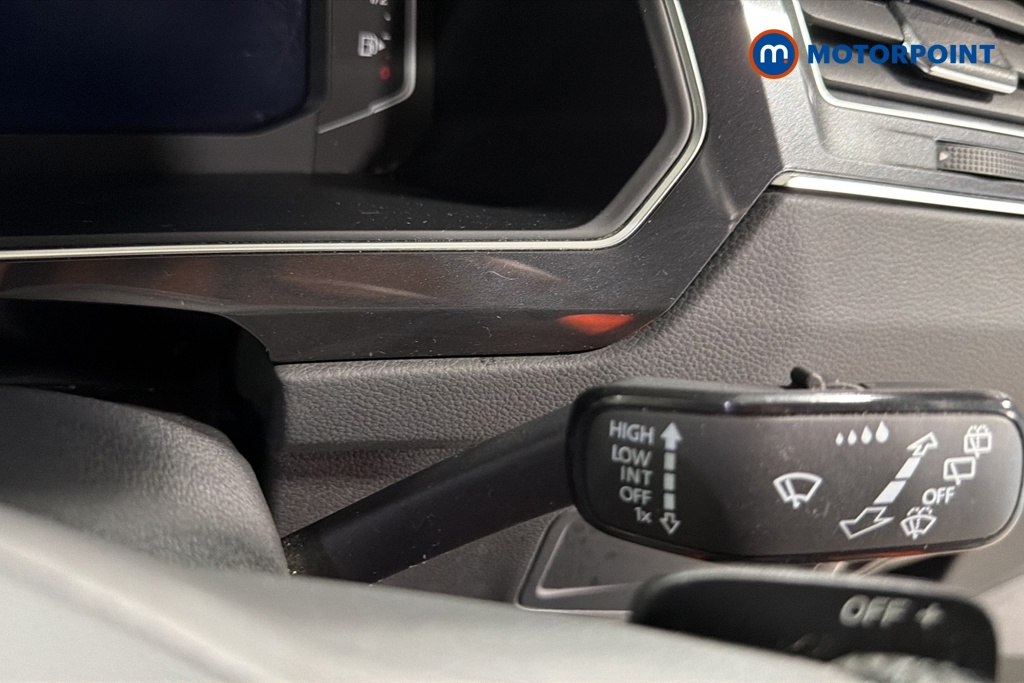 Volkswagen Tiguan R-Line Automatic Petrol SUV - Stock Number (1676309) - 6th supplementary image