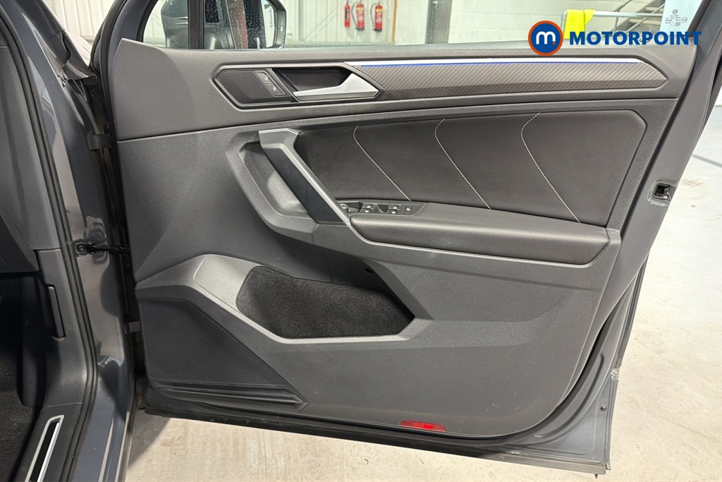 Volkswagen Tiguan R-Line Automatic Petrol SUV - Stock Number (1676309) - 18th supplementary image