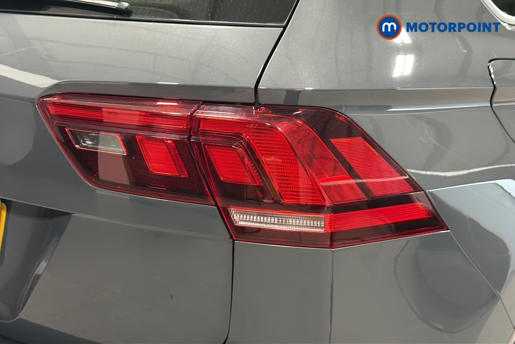 Volkswagen Tiguan R-Line Automatic Petrol SUV - Stock Number (1676309) - 36th supplementary image
