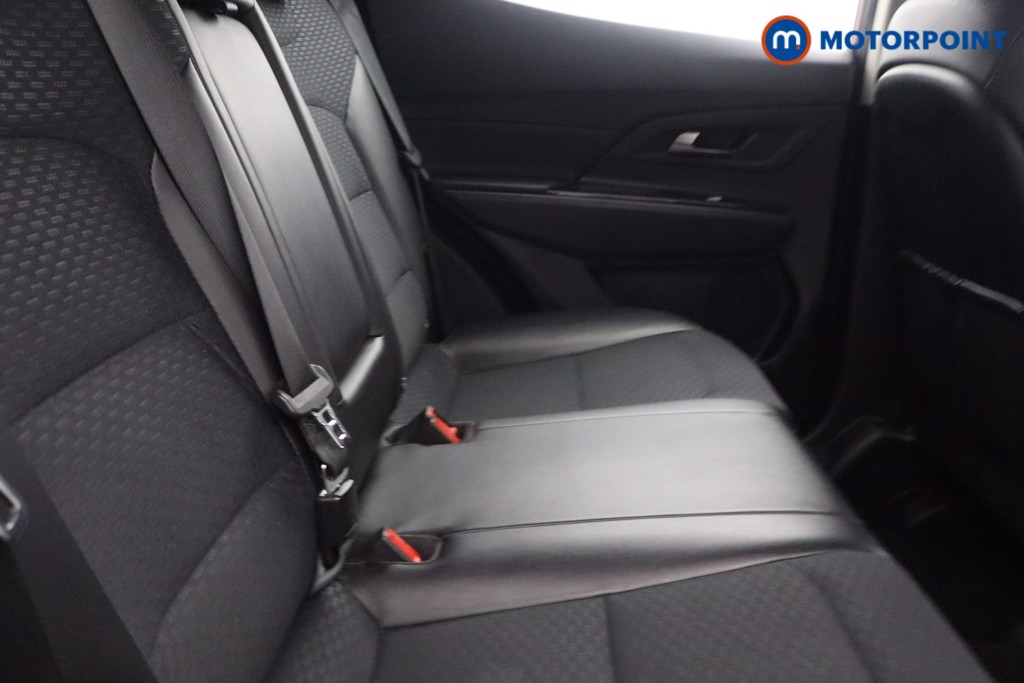 Ssangyong Korando Ventura Automatic Petrol SUV - Stock Number (1676420) - 6th supplementary image