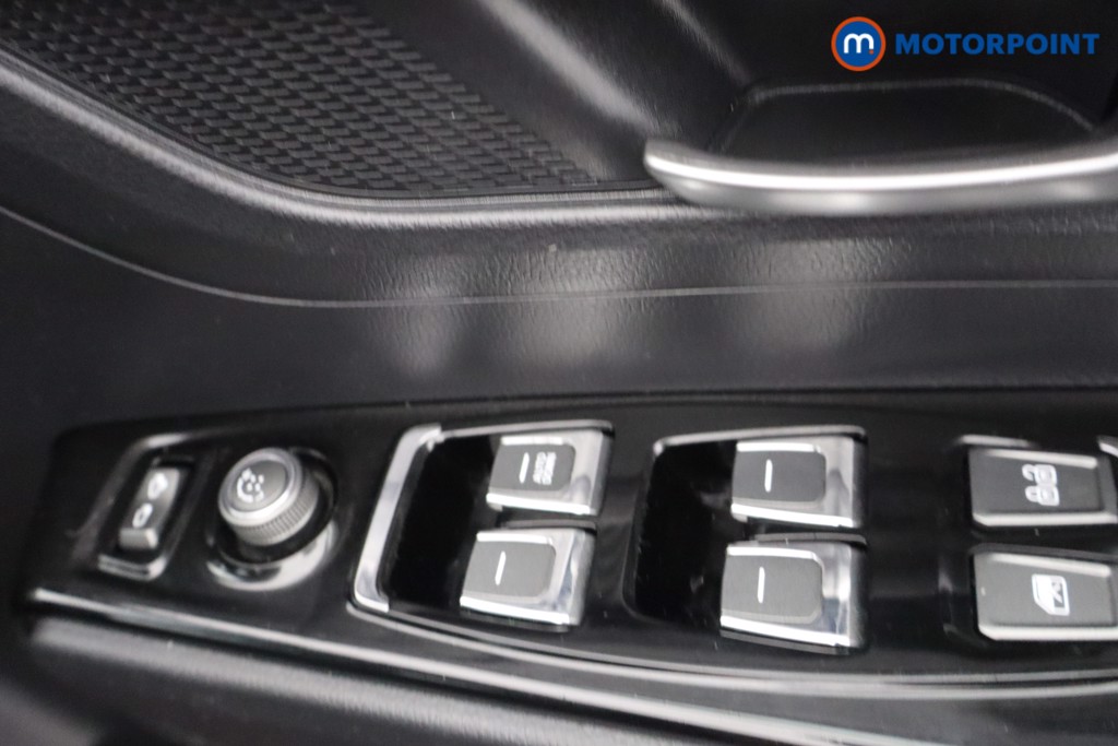 Ssangyong Korando Ventura Automatic Petrol SUV - Stock Number (1676420) - 9th supplementary image