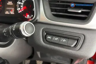 Renault Captur Iconic Manual Petrol SUV - Stock Number (1676631) - 11th supplementary image