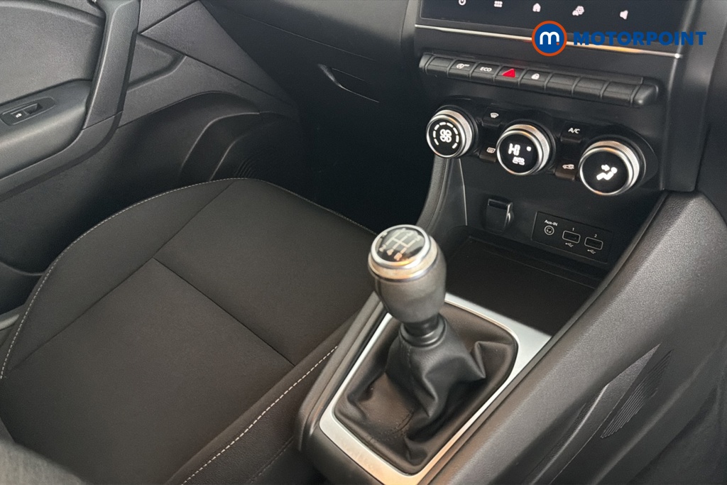 Renault Captur Iconic Manual Petrol SUV - Stock Number (1676631) - 15th supplementary image