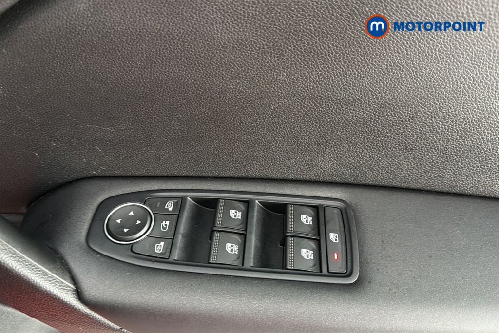 Renault Captur Iconic Manual Petrol SUV - Stock Number (1676631) - 19th supplementary image