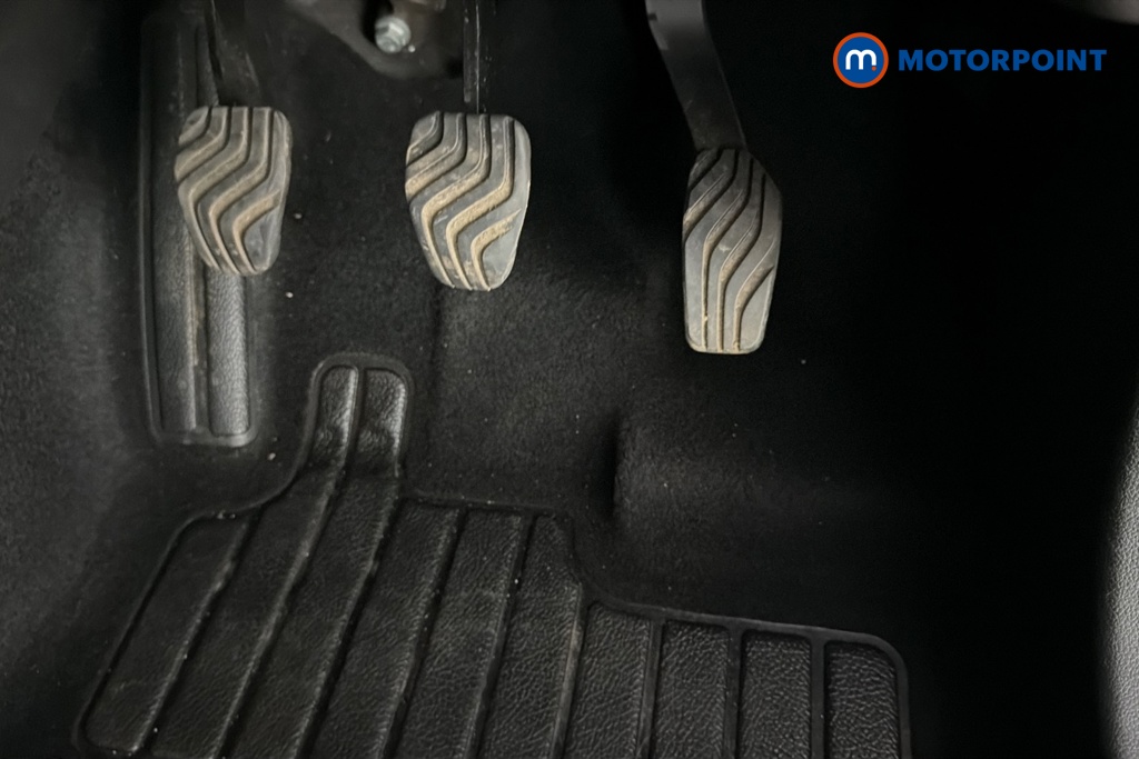 Renault Captur Iconic Manual Petrol SUV - Stock Number (1676631) - 24th supplementary image