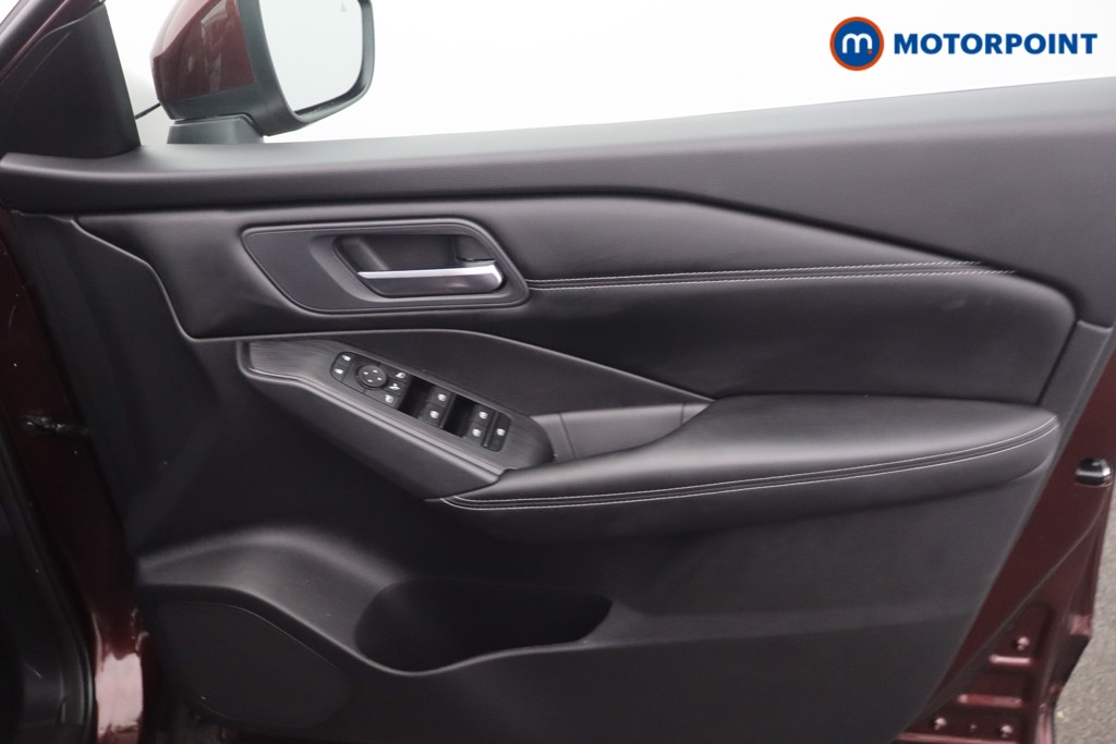 Nissan Qashqai Acenta Premium Automatic Petrol SUV - Stock Number (1676902) - 9th supplementary image