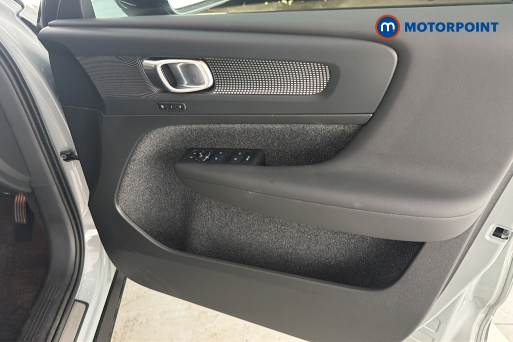 Volvo Xc40 Plus Automatic Petrol SUV - Stock Number (1677227) - 18th supplementary image