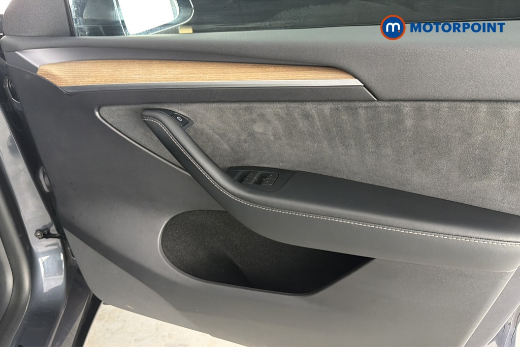 Tesla Model Y Long Range Automatic Electric SUV - Stock Number (1677252) - 18th supplementary image