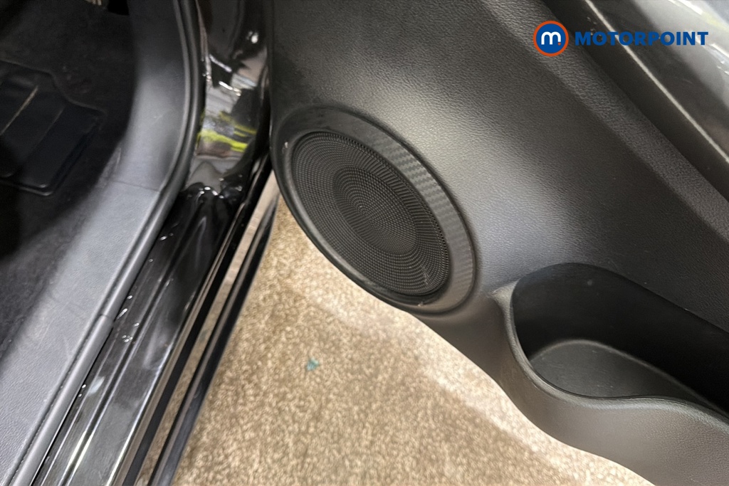 Nissan Juke N-Connecta Automatic Petrol SUV - Stock Number (1677385) - 21st supplementary image