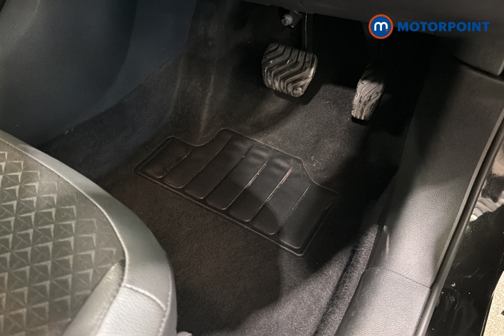 Nissan Juke N-Connecta Automatic Petrol SUV - Stock Number (1677385) - 24th supplementary image